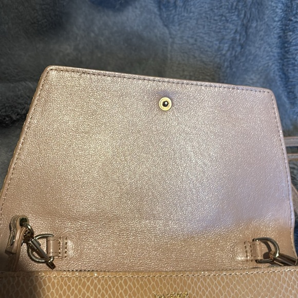 Danier Leather cream/beige purse - Picture 6 of 10